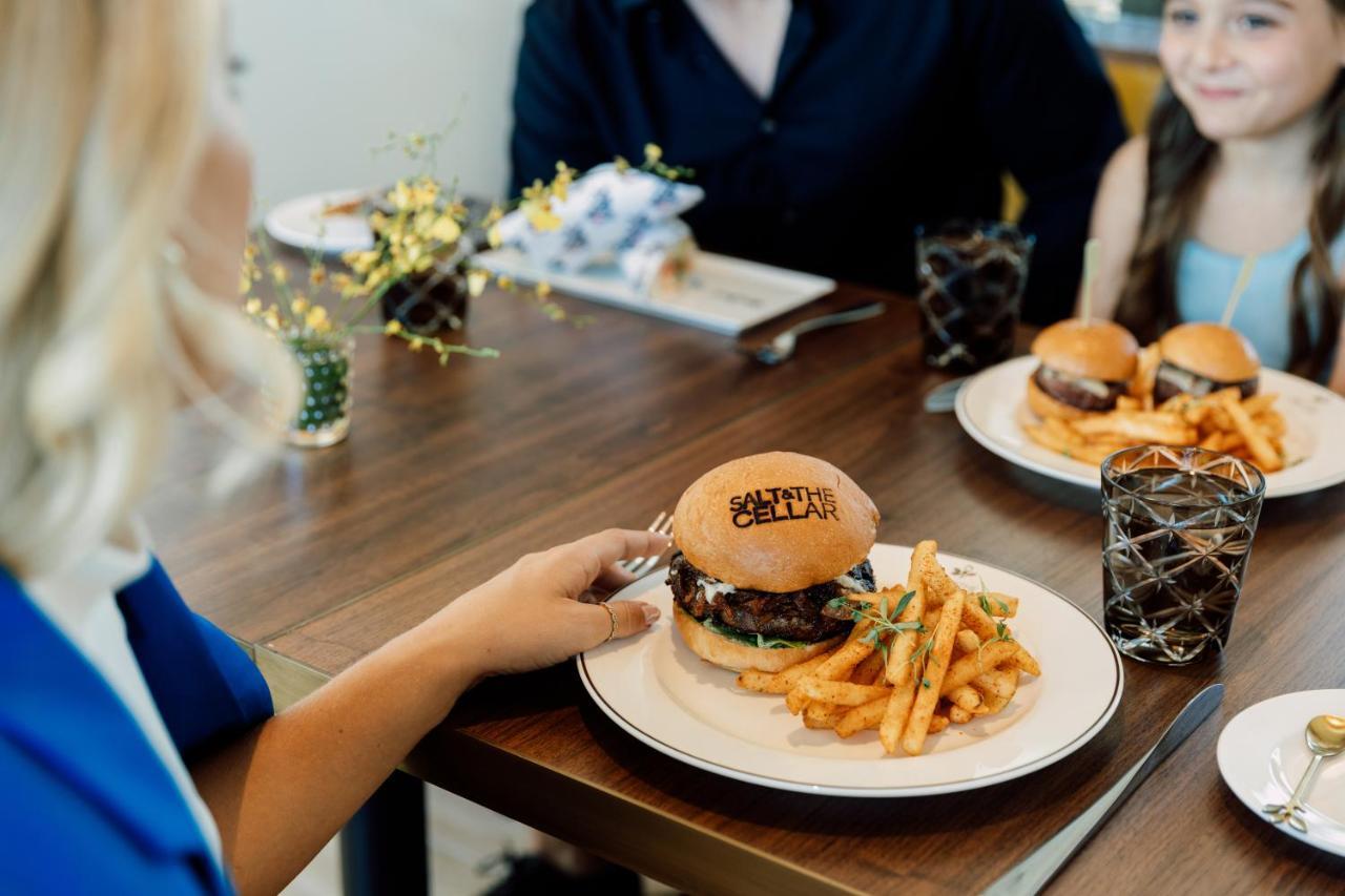 Ette Luxury Hotel & Spa Four Corners Exterior foto A burger at Saint Cellas