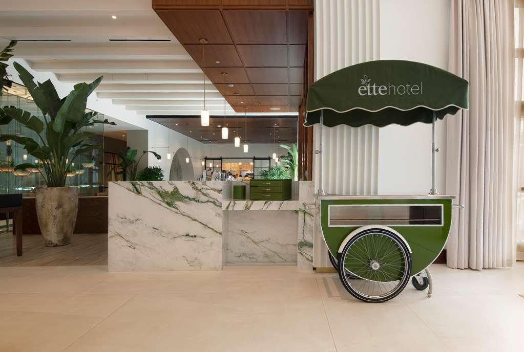 Ette Luxury Hotel & Spa Four Corners Interior foto A mobile coffee cart